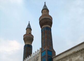 Titus Tüneli ve Beşikli Mağara